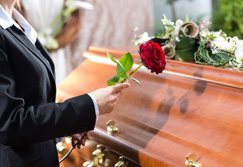 Servizi Funerari a Milano: Cosa offrono e come scegliere il migliore